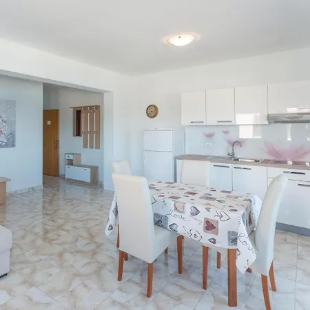 Apartment In With House Sea View *