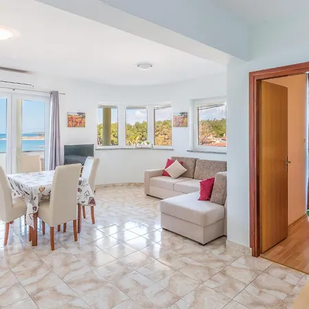 In With House Sea View Apartment