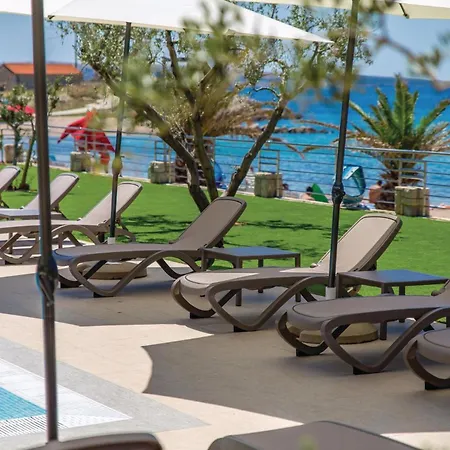 Apartment In With House Sea View Povljana