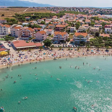 In With House Sea View Apartment Povljana