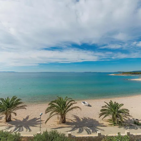 In With House Sea View Apartment Povljana